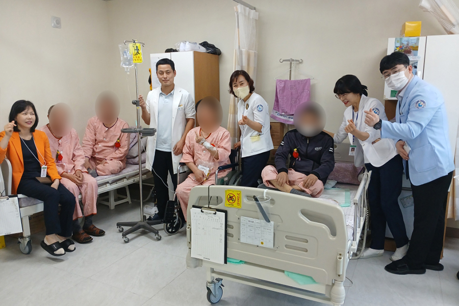 아중요양병원의 즐거운 어버이날 행사
