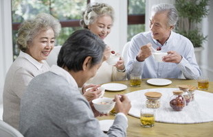 노인들에게 꼭 필요한 영양소, 건강한 노후를 위한 핵심